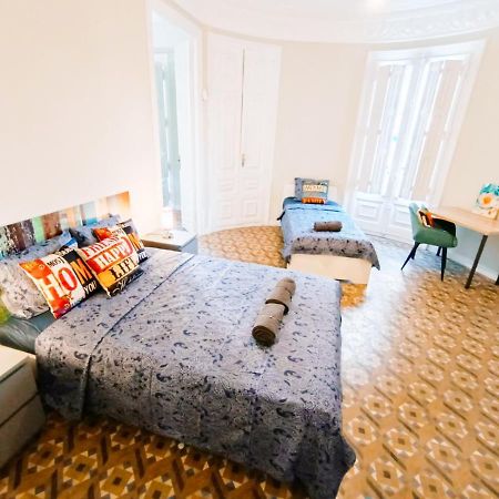 By Plaza Catalunya Rooms บาร์เซโลนา ภายนอก รูปภาพ
