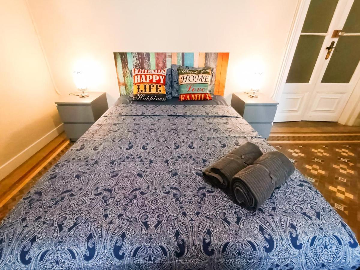 By Plaza Catalunya Rooms บาร์เซโลนา ภายนอก รูปภาพ