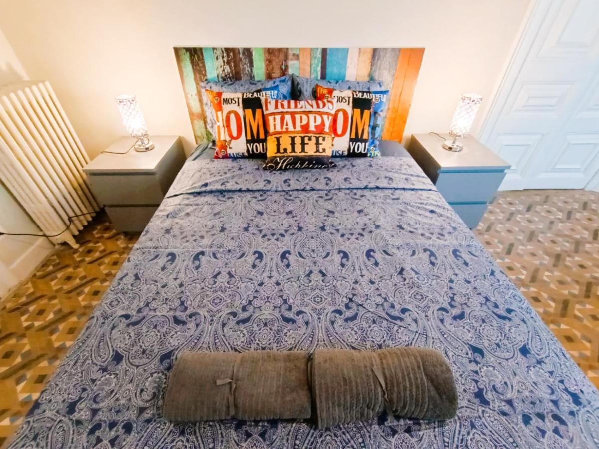 By Plaza Catalunya Rooms บาร์เซโลนา ภายนอก รูปภาพ