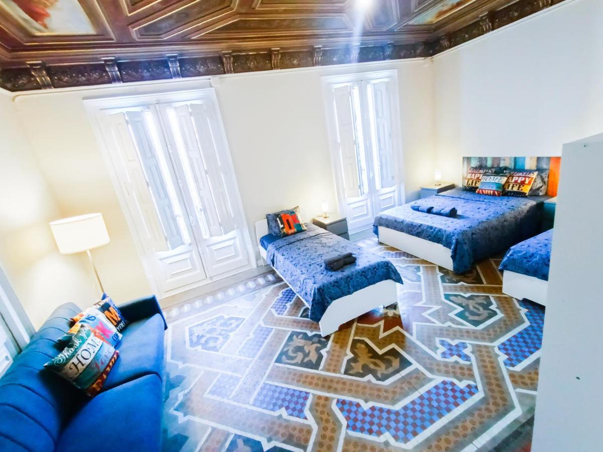 By Plaza Catalunya Rooms บาร์เซโลนา ภายนอก รูปภาพ