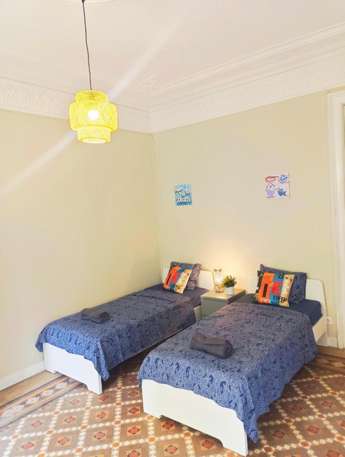 By Plaza Catalunya Rooms บาร์เซโลนา ภายนอก รูปภาพ