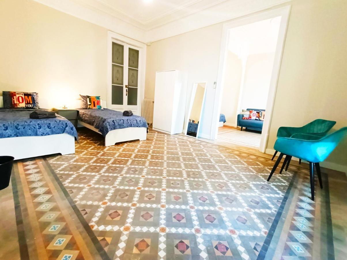 By Plaza Catalunya Rooms บาร์เซโลนา ภายนอก รูปภาพ