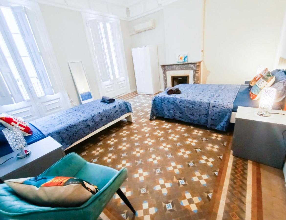 By Plaza Catalunya Rooms บาร์เซโลนา ภายนอก รูปภาพ