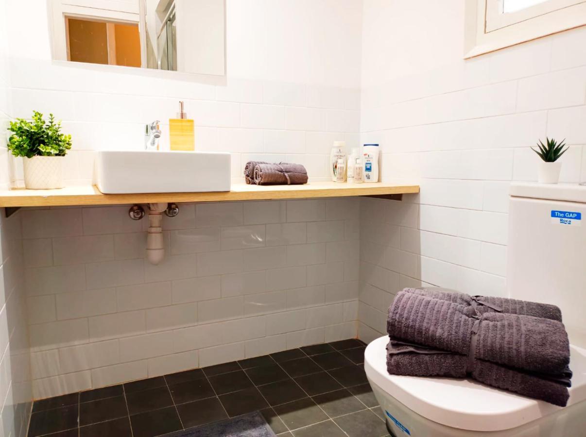 By Plaza Catalunya Rooms บาร์เซโลนา ภายนอก รูปภาพ