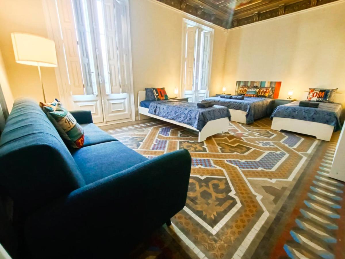 By Plaza Catalunya Rooms บาร์เซโลนา ภายนอก รูปภาพ
